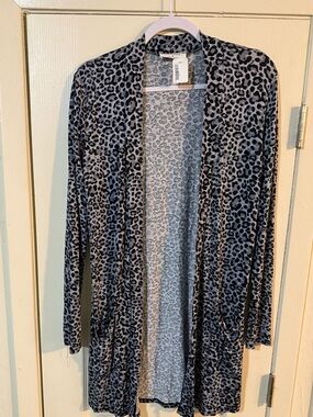 Zenana Outfitters Gray and Black Leopard Print Open Cardigan
